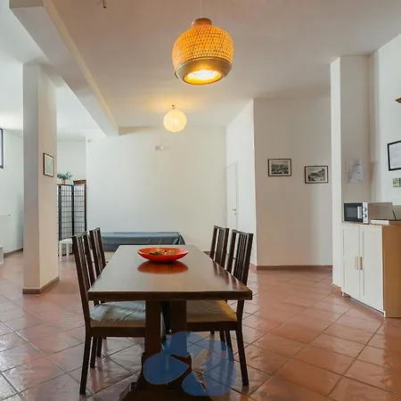 Airport House Appartement