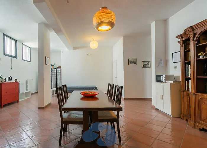 Airport House Апартаменты